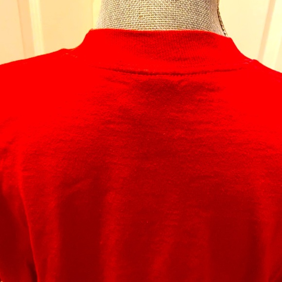 🆕 University of Wisconsin Tee - Picture 12 of 14